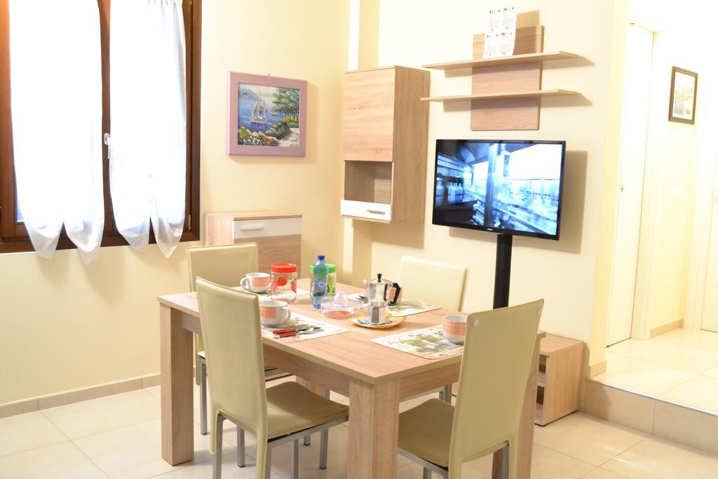 Appartamento Palazzotto Στρέσα Δωμάτιο φωτογραφία
